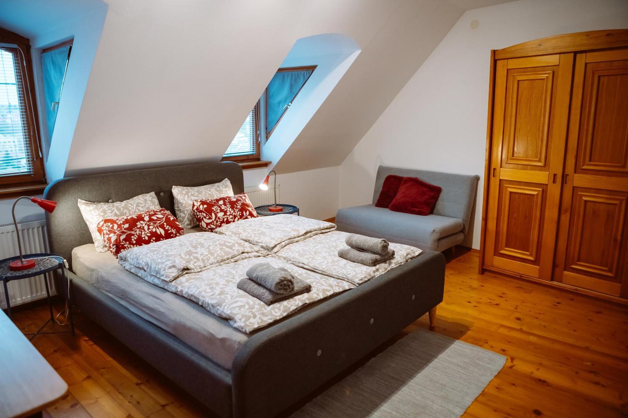 Kiralyszeke Apartman 埃格尔 外观 照片