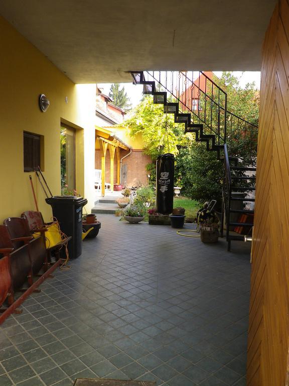 Kiralyszeke Apartman 埃格尔 外观 照片